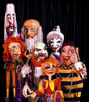 Group of marionettes / The Düsseldorf Marionettes